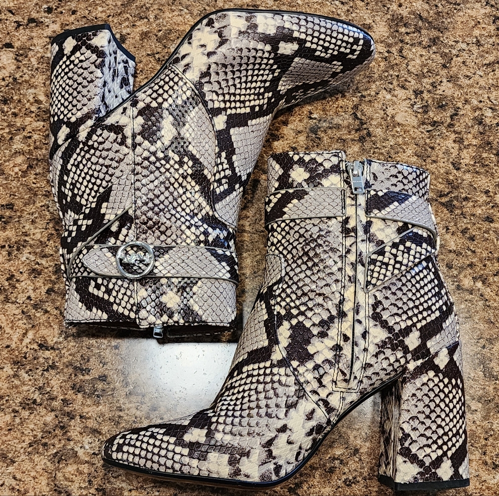COACH "Elisa" Snakeskin-Printed Leather Heeled Boots - Black/Tan/White - Size 9 - Picture 5 of 13